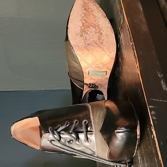 L.A.M.B - Picture 5 of 5